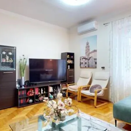 Apartment Center And Bacvice Stella