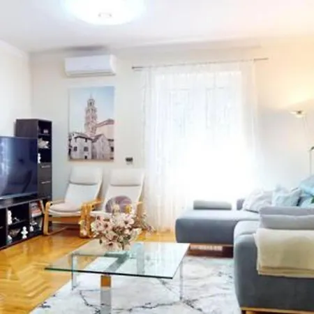 Center And Bacvice Stella شقة سبليت